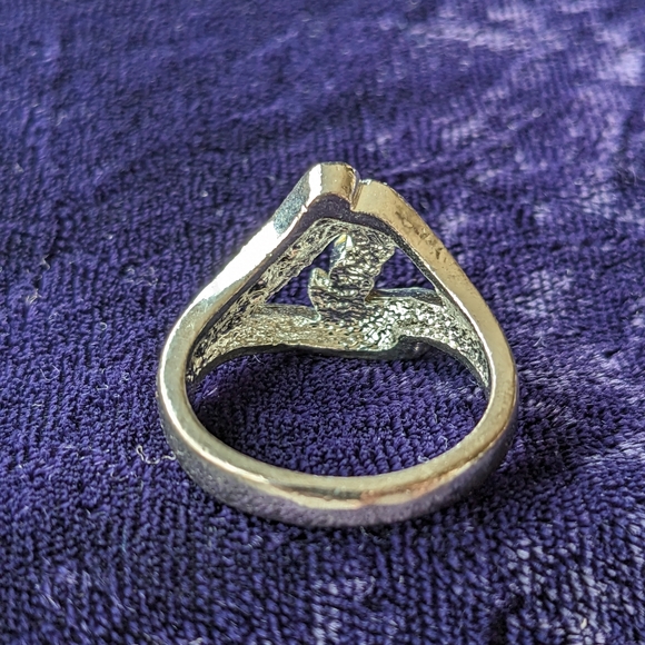 Size 9 Silver Color Ring With Rhinestones - Picture 3 of 5